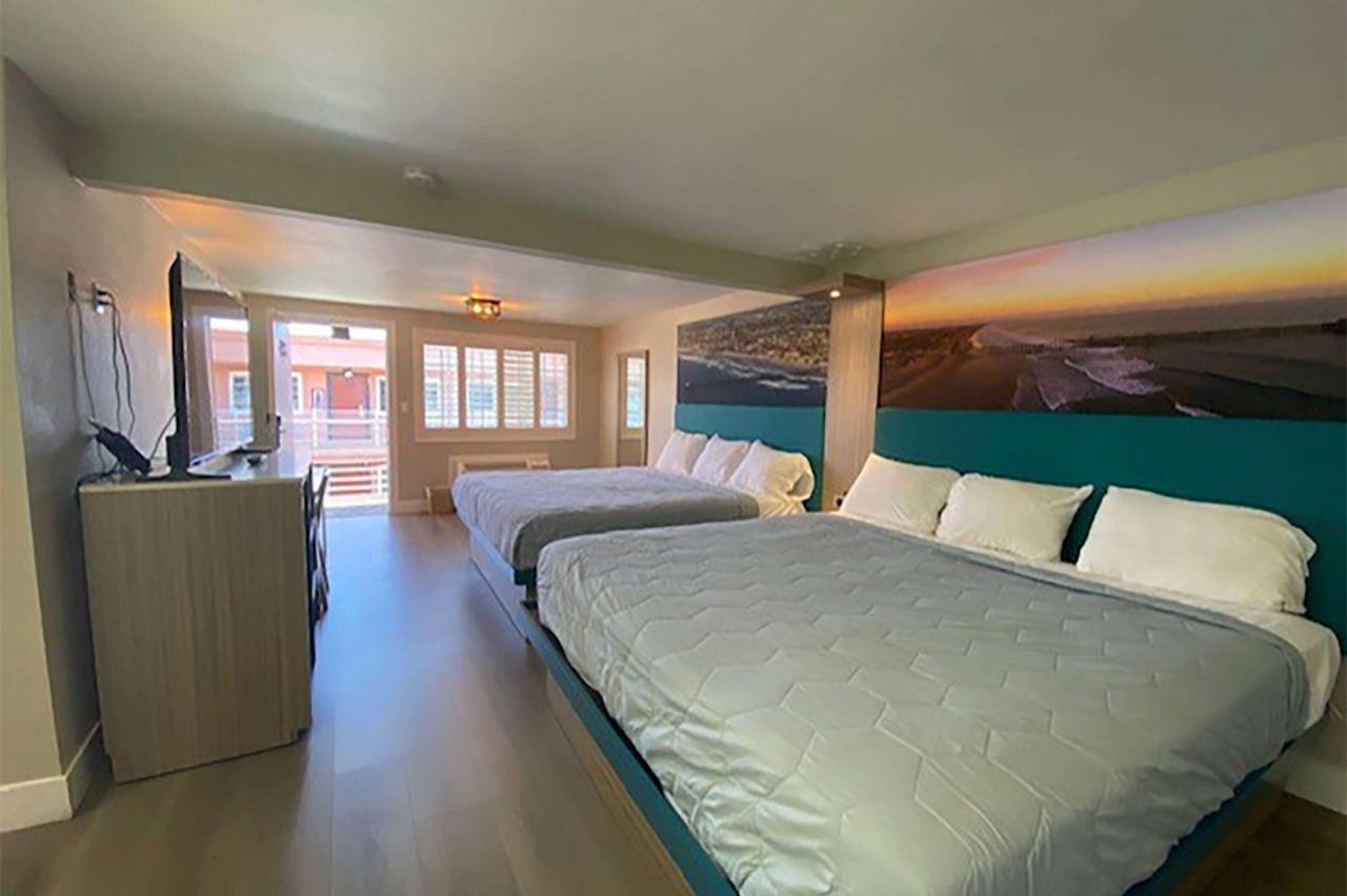 ホテル Super 8 By Wyndham Oceanside Downtown エクステリア 写真