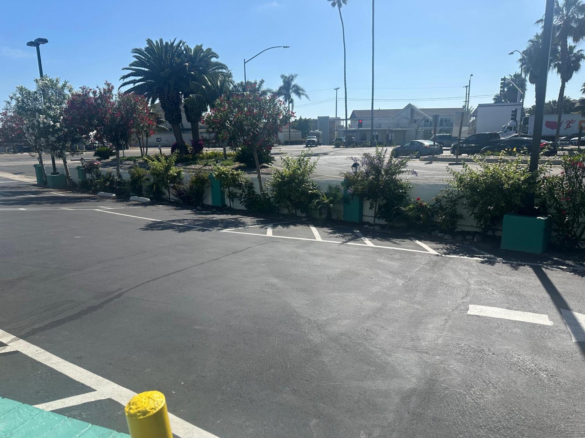 ホテル Super 8 By Wyndham Oceanside Downtown エクステリア 写真