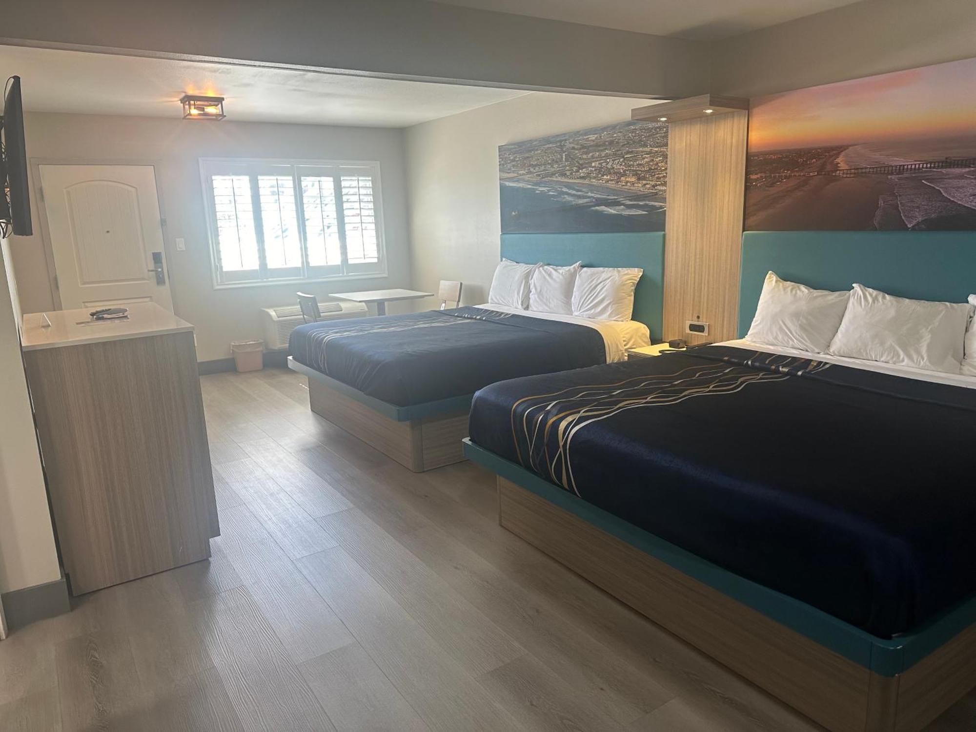 ホテル Super 8 By Wyndham Oceanside Downtown エクステリア 写真